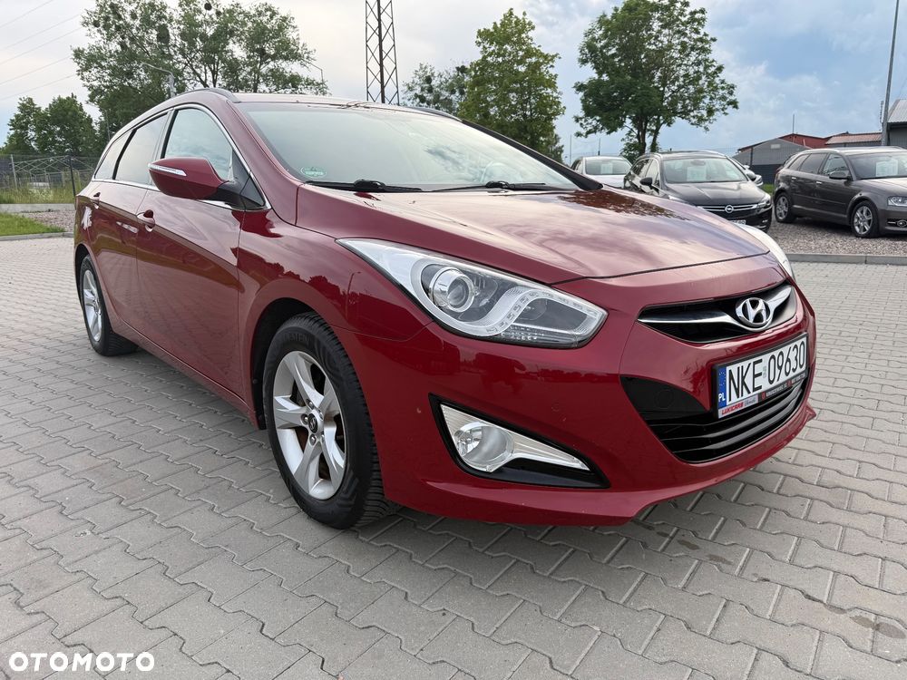 Hyundai i40 Kombi blue 1.6 Family+ - 16