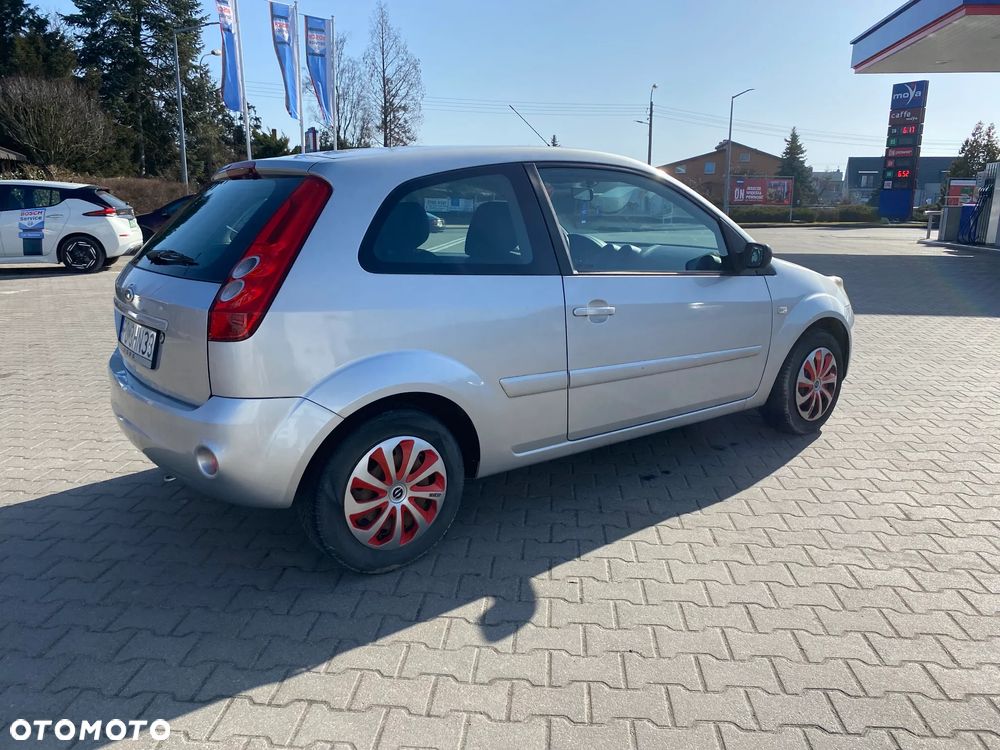 Ford Fiesta 1.3 Ambiente - 3