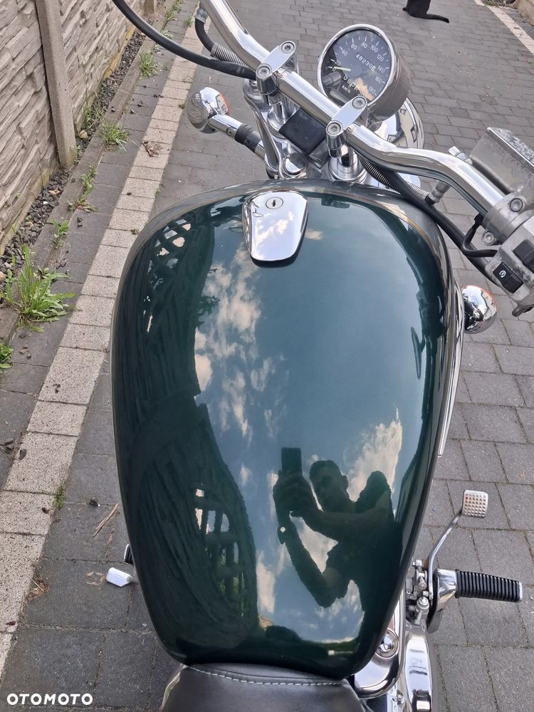 Suzuki Intruder - 9