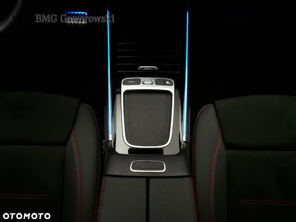 Mercedes-Benz GLA - 13