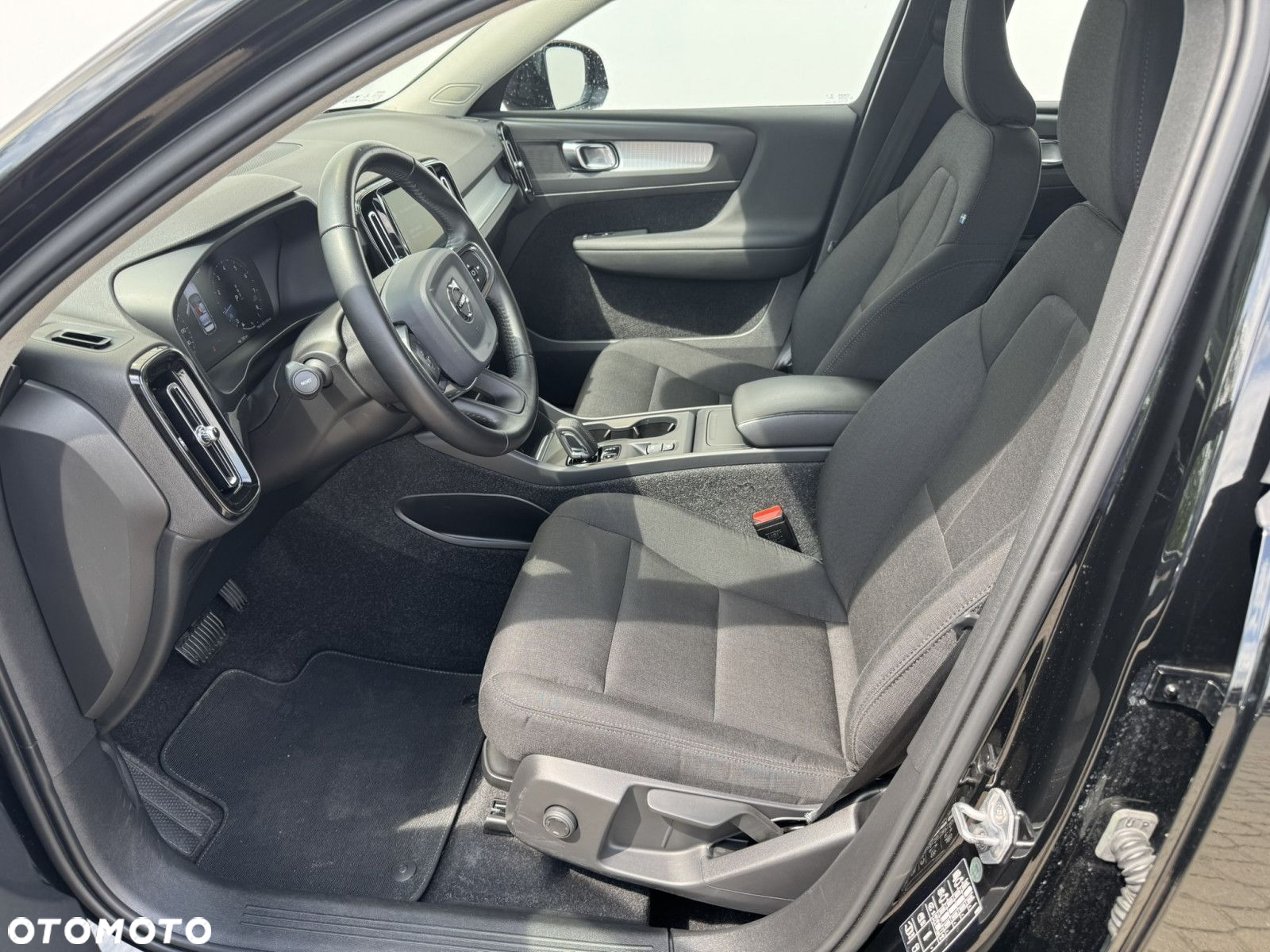 Volvo XC 40 T3 Momentum Pro - 8