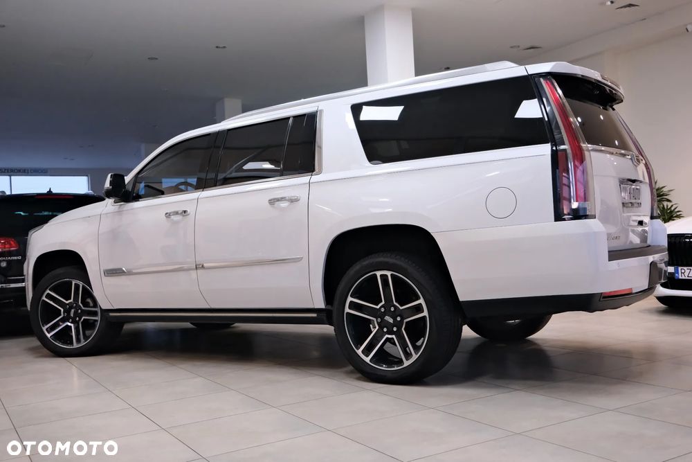 Cadillac Escalade - 19