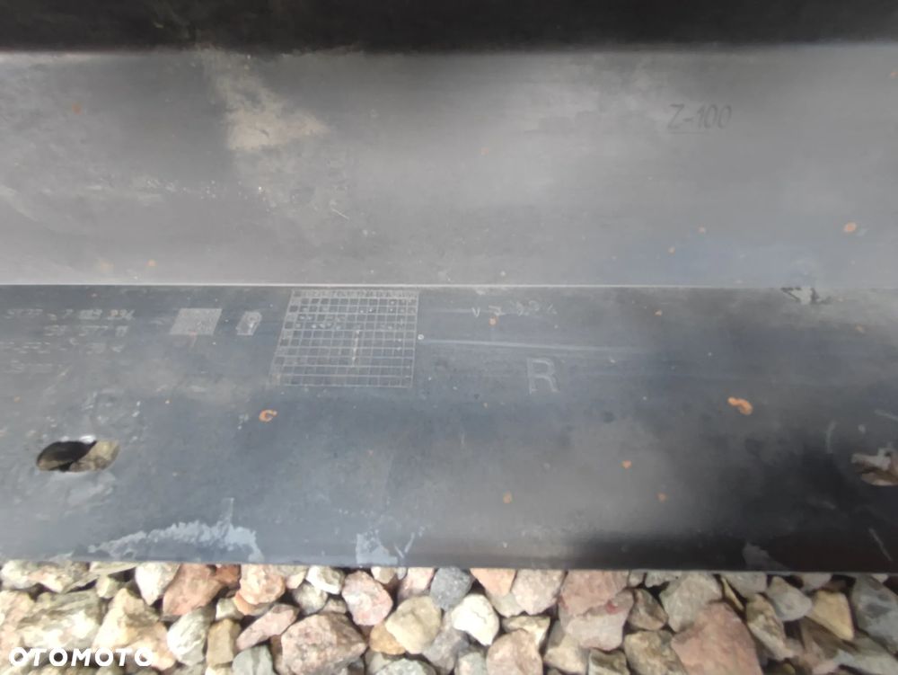 BMW E81 / E82 / E88 ORYGINALNE NAKŁADKI NA PROGI LEWA / PRAWA W KOLORZE SCHWARZ II O NR.  51 77 7 046 348 / 51 77 7 046 347 OEM W DOBRYM STANIE - 23