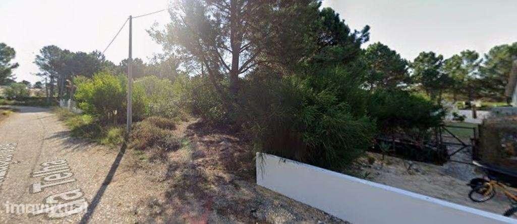Terreno urbano com 1270m2 situado na Urbanização Vale da Telha, em ...
