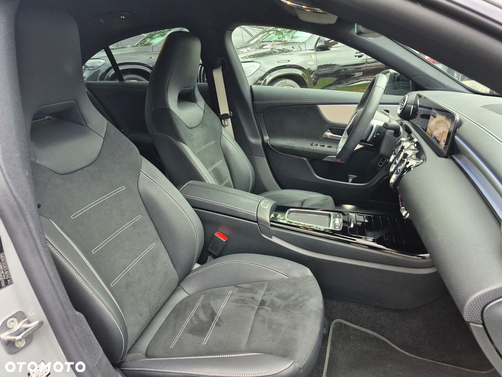 Mercedes-Benz CLA 200 AMG Line 7G-DCT - 28