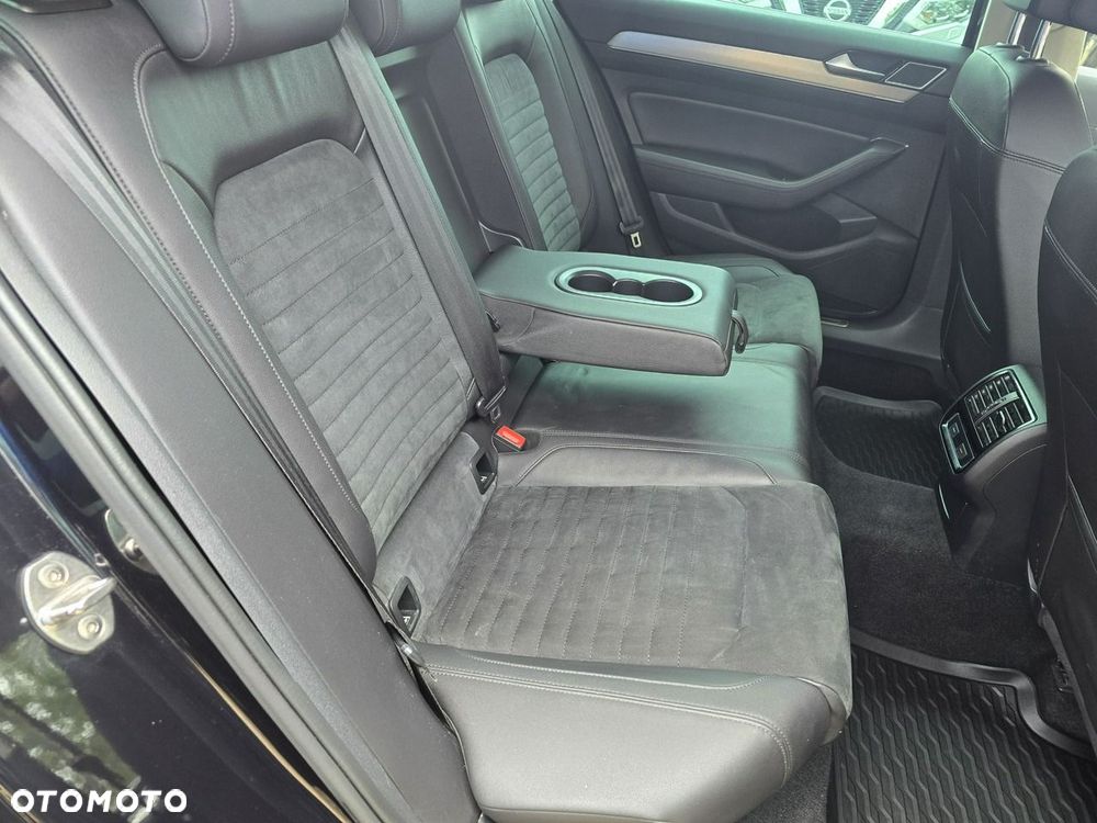 Volkswagen Passat - 14