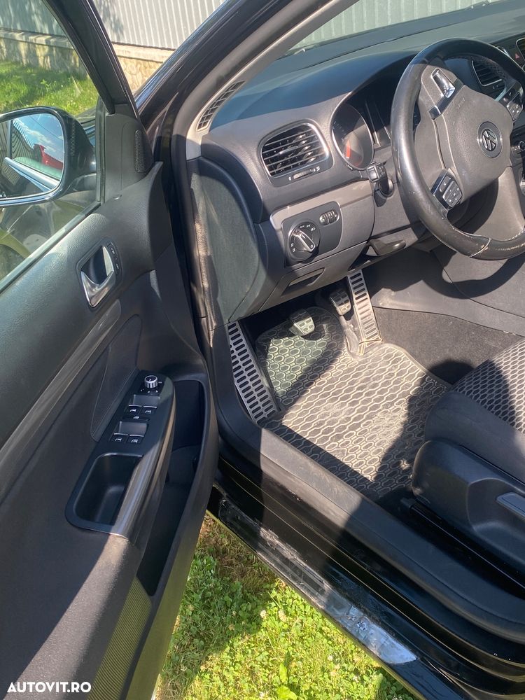 Volkswagen Golf - 10
