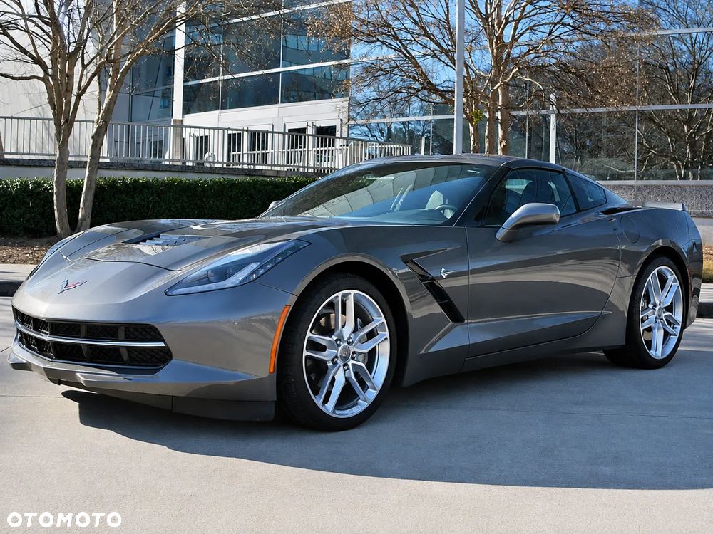 Chevrolet Corvette - 9