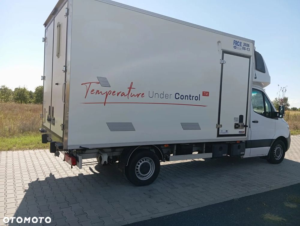 Mercedes-Benz Sprinter - 12