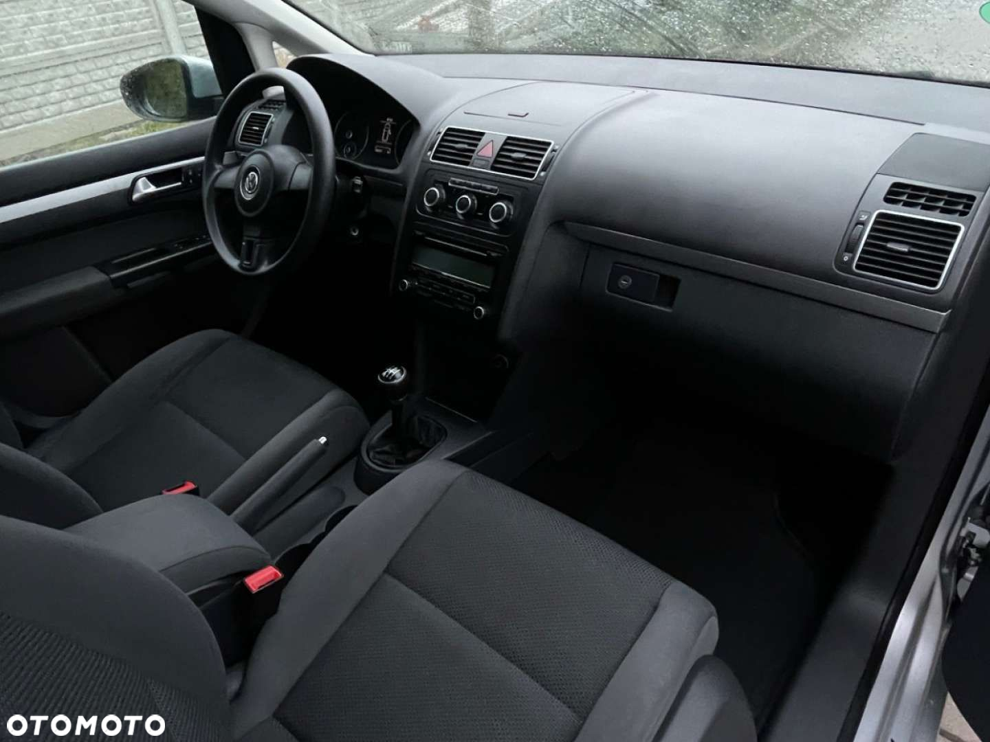 Volkswagen Touran - 17