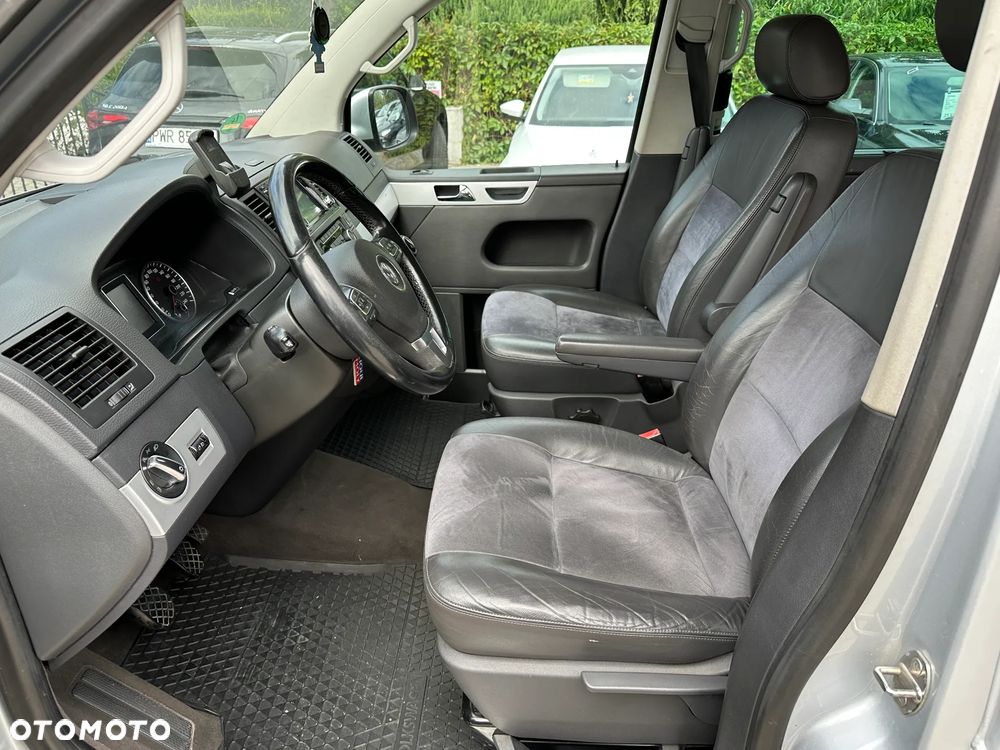 Volkswagen Multivan - 17