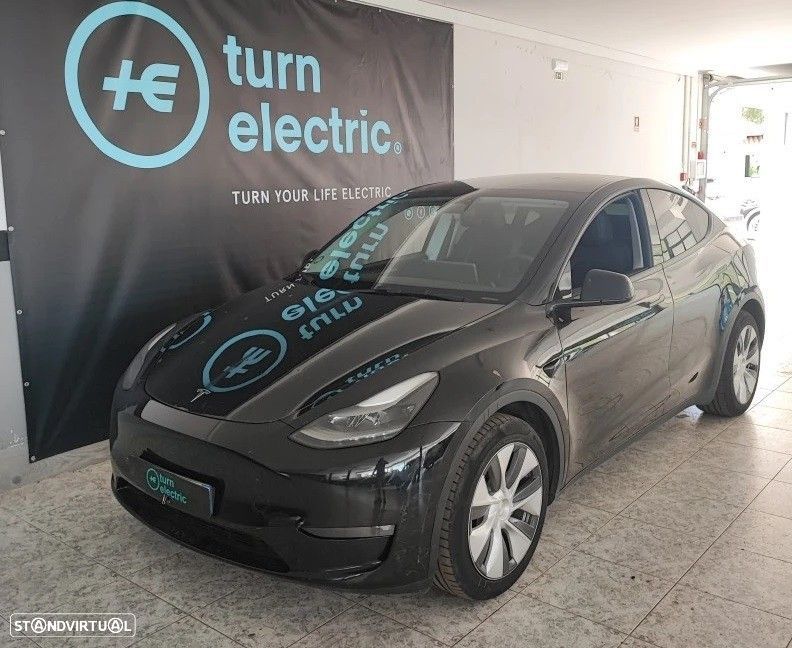 Tesla Model Y Standard RWD - 1