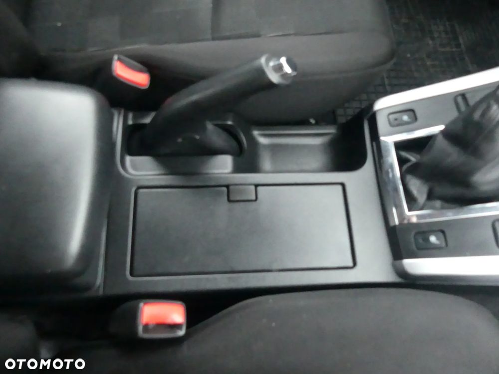 Suzuki Grand Vitara 1.6 De luxe - 23