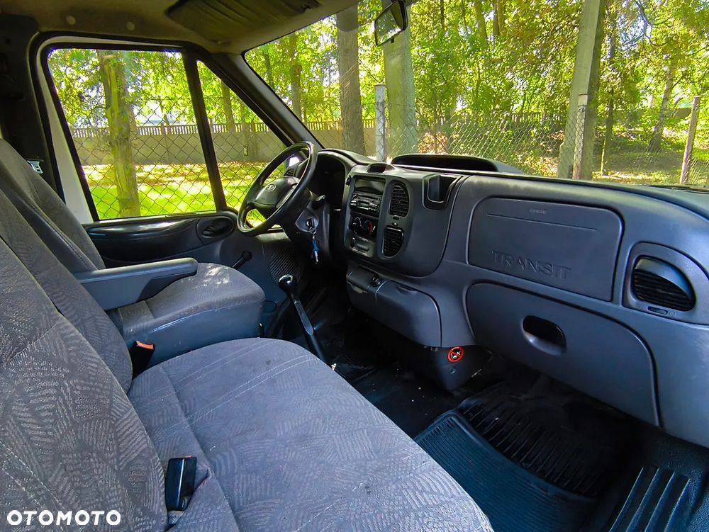 Ford Transit - 12