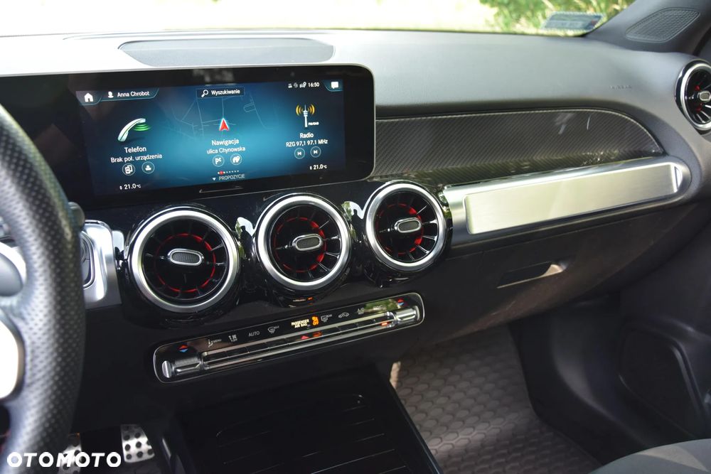Mercedes-Benz GLB - 21