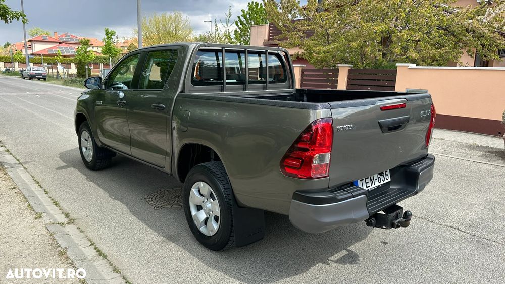 Toyota Hilux 2.4D 150CP 4x4 Double Cab 6MT Style - 3