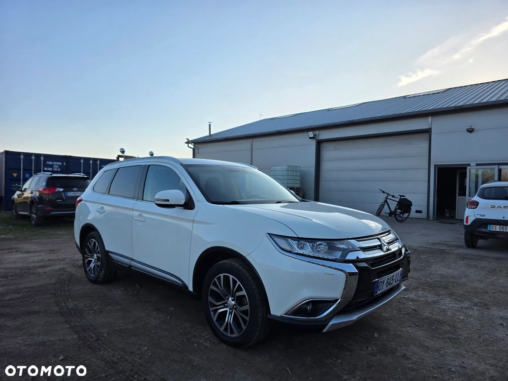 Mitsubishi Outlander - 1