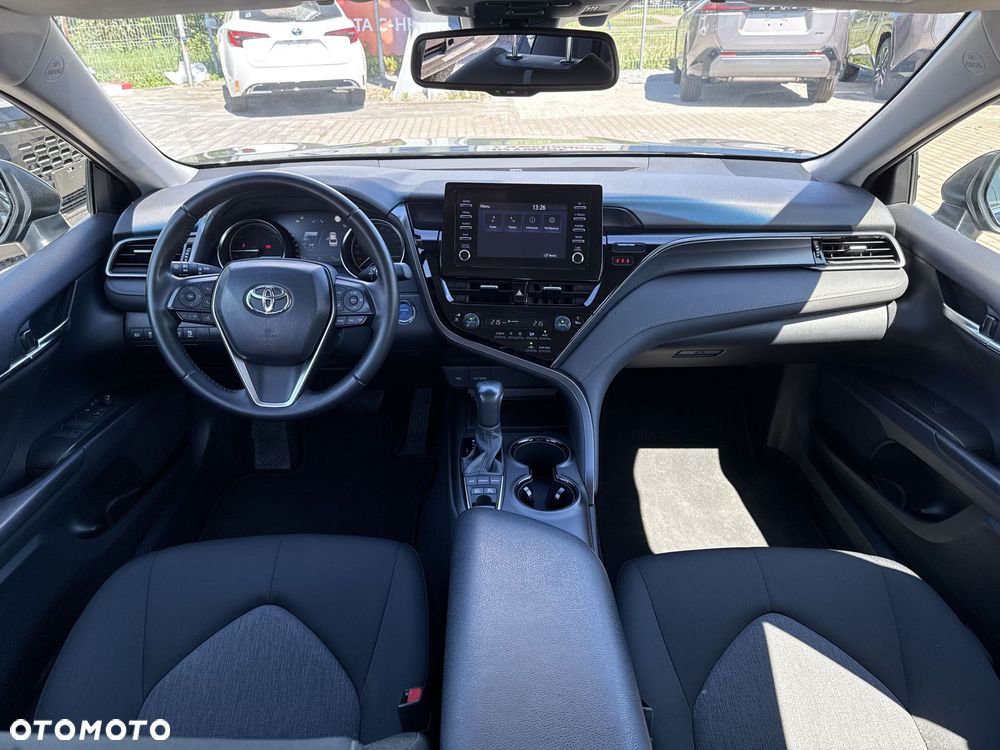 Toyota Camry 2.5 Hybrid Comfort CVT - 24