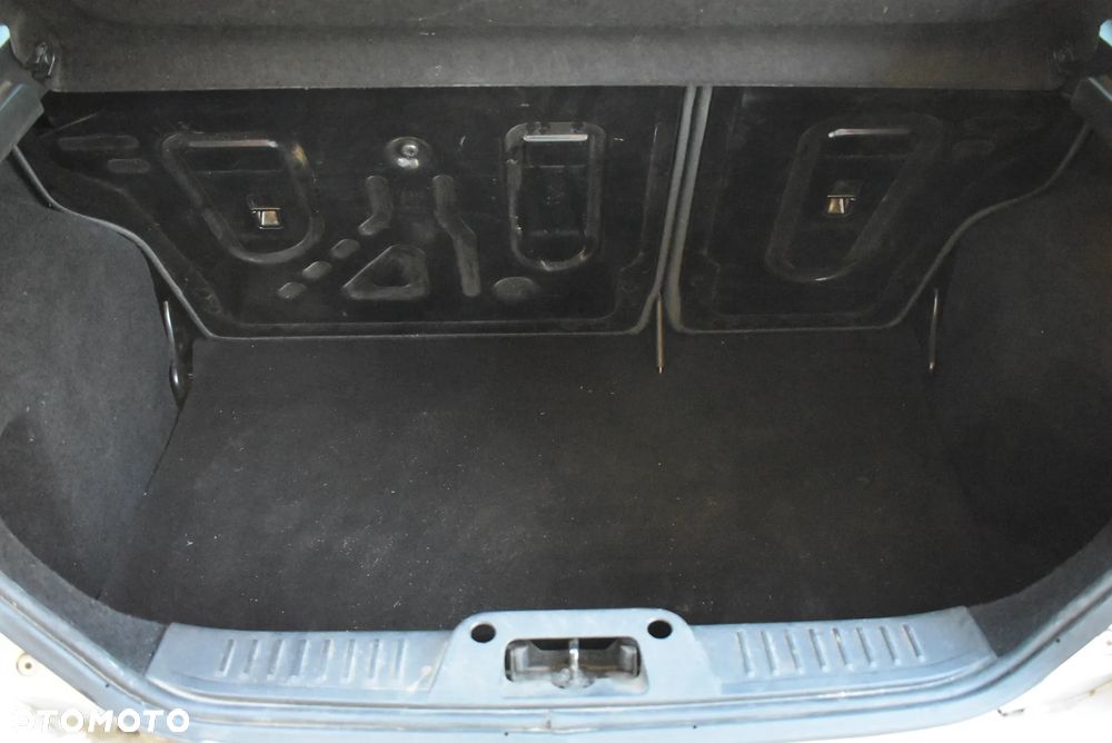 Ford Fiesta 1.25 Trend - 17