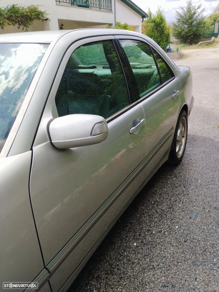 Mercedes-Benz E 200 Kompressor Classic - 4