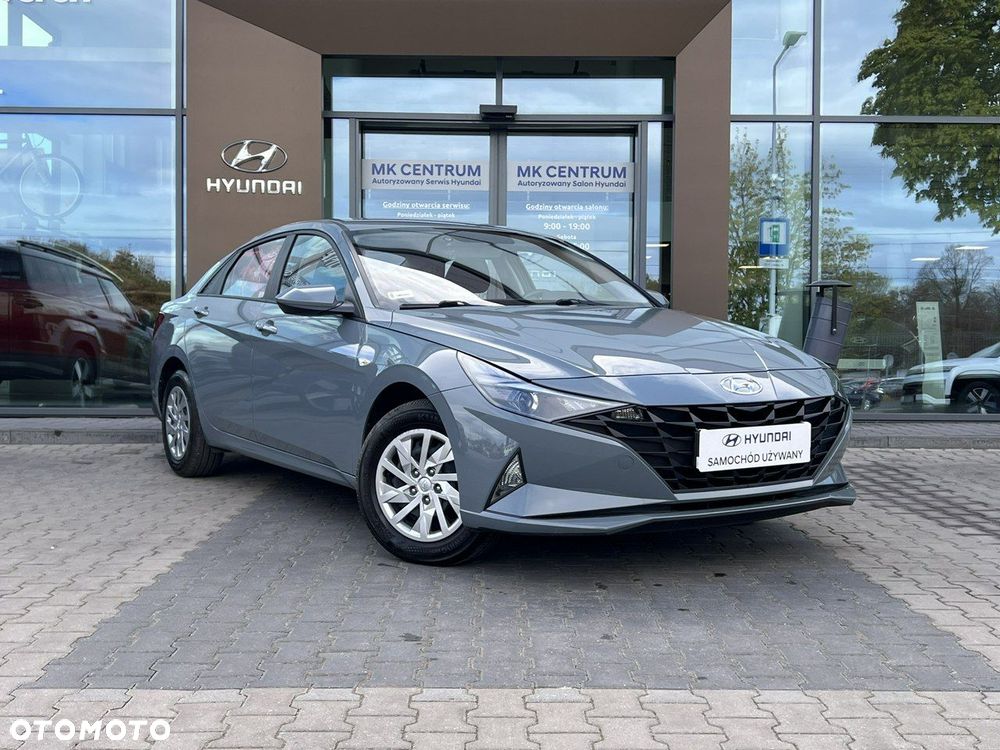 Hyundai Elantra - 2