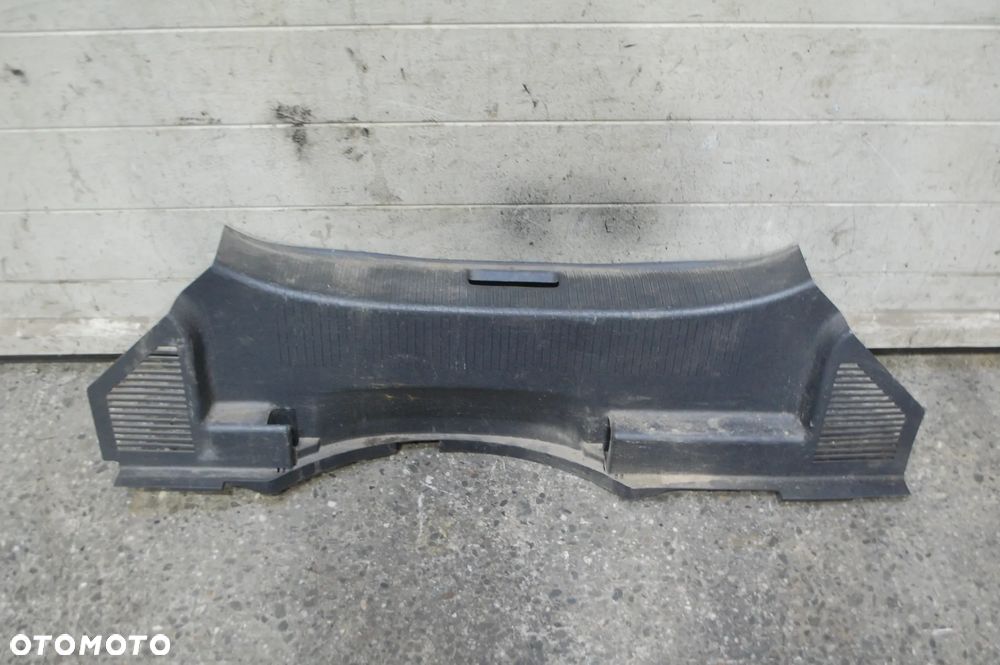 OSŁONA MASKOWNICA PASA TYŁ TYLNA BAGAŻNIKA 24464146 OPEL ASTRA H III OPC 3D - 1