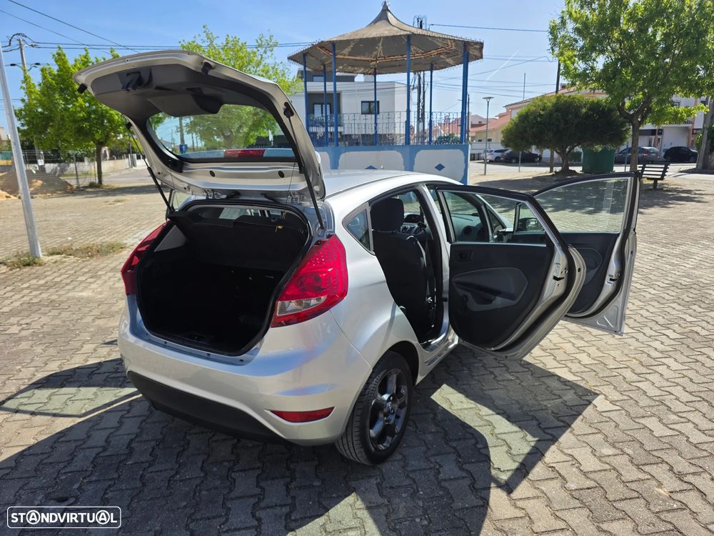 Ford Fiesta 1.25 Techno - 4