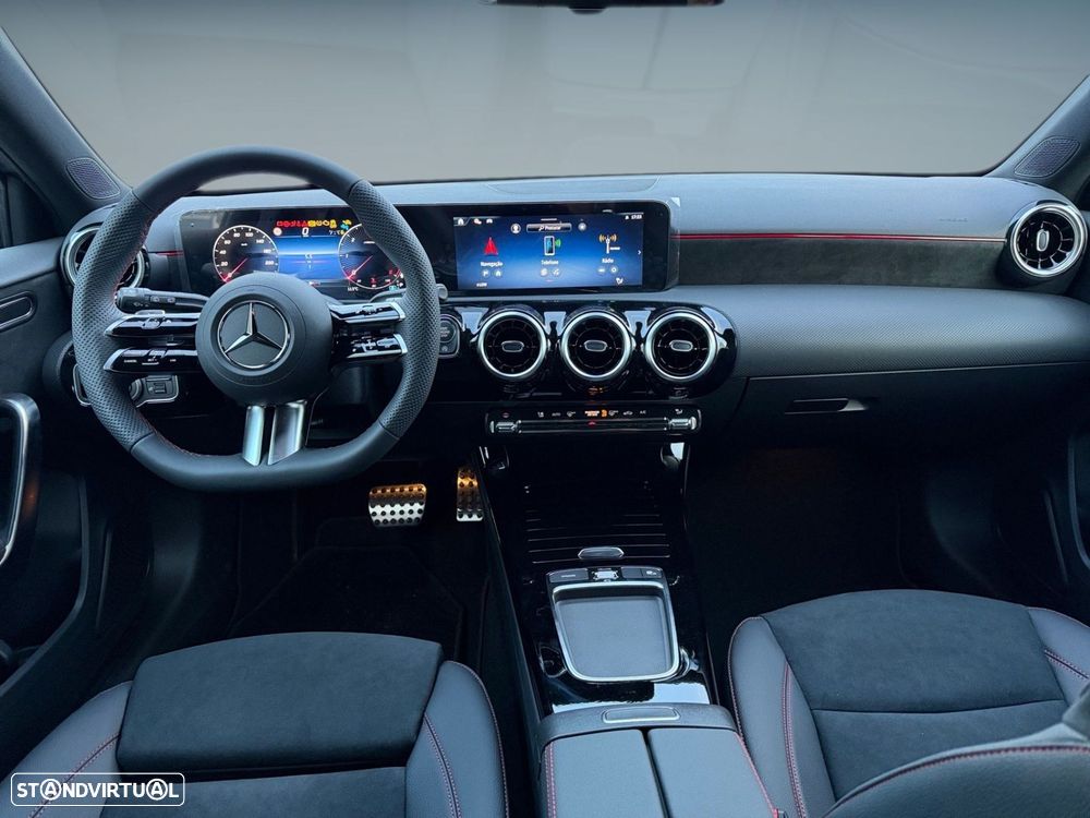 Mercedes-Benz A 180 d — fotografia 11