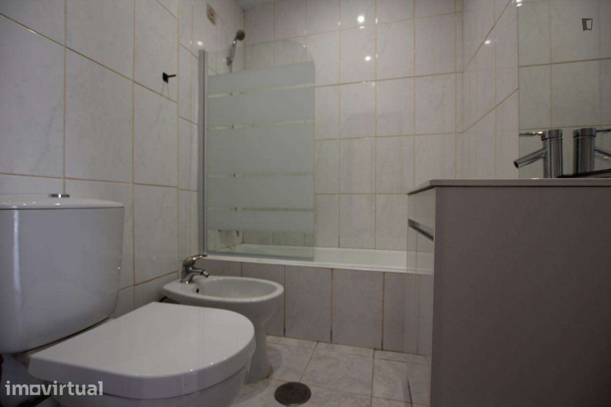 Quarto - localizado em Sé de Braga e São Lázaro Braga - Grande imagem: 4/9