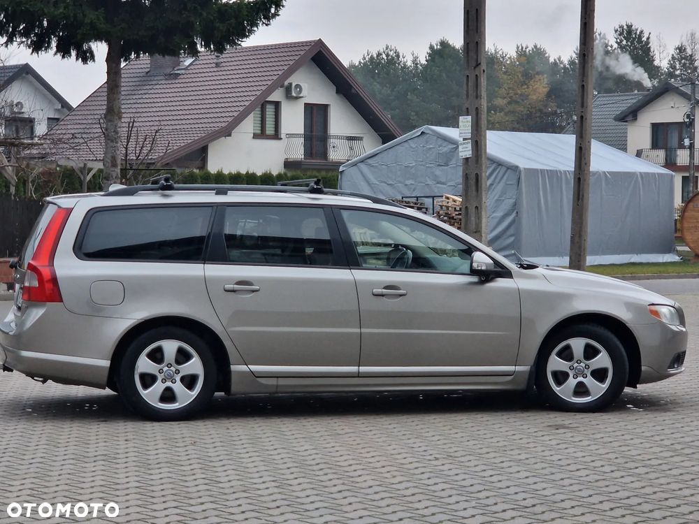 Volvo V70 2.5T Summum - 16
