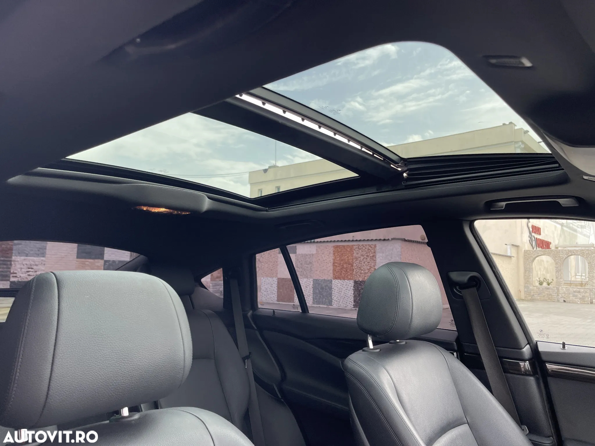 BMW Seria 5 520d - 23