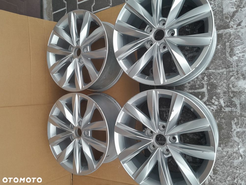Vw T6 Felgi 7E0601025Q 18 ET50 - 4