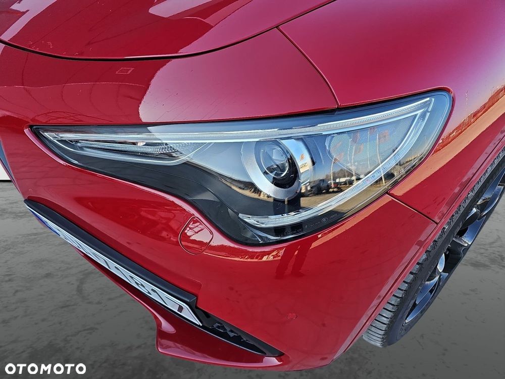 Alfa Romeo Stelvio - 10