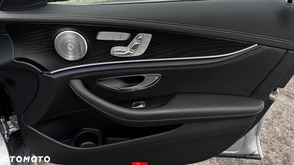 Mercedes-Benz Klasa E - 23