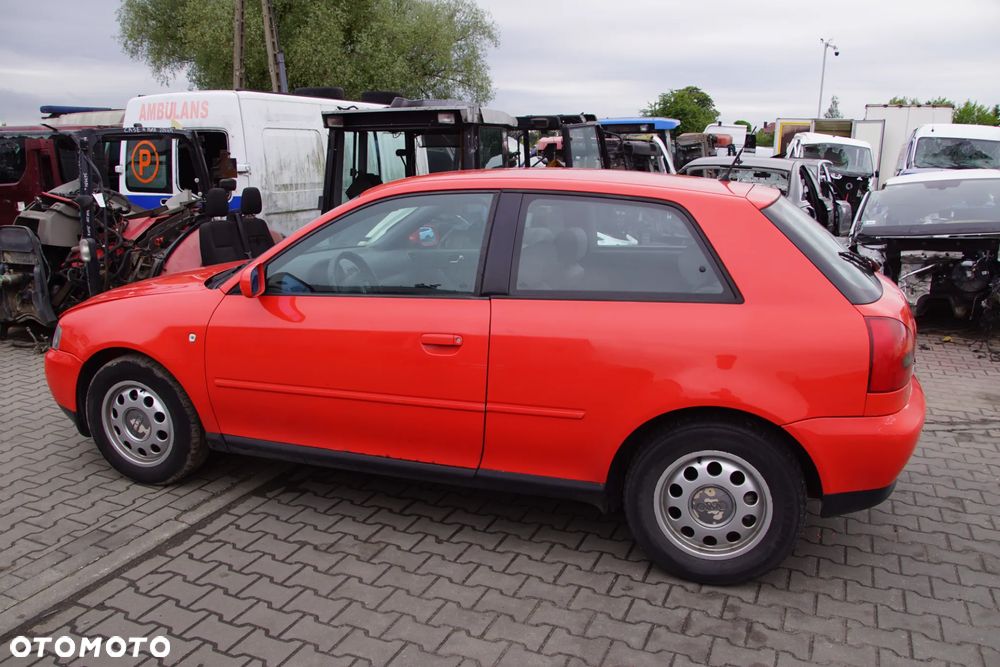 Auto na części - Audi A3 8L 1.6 8V 101 KM APF DUU LY3F 2000R Silnik Skrzynia Drzwi Maska Błotnik Klapa Lampa Lusterko Klamka Szyba Deska Kokpit Sterownik Moduł Czujnik Licznik Panel Kierownica - 3