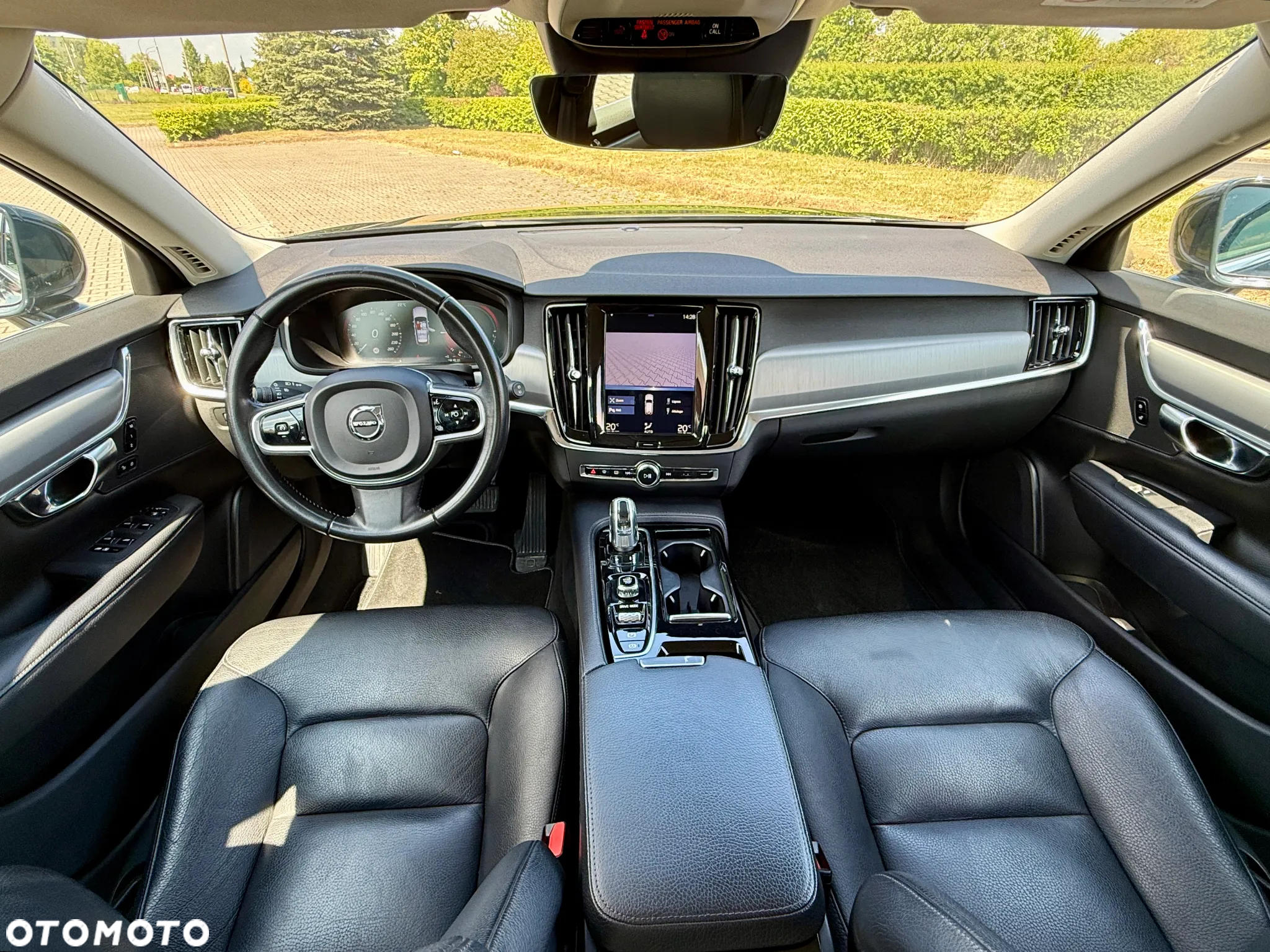 Volvo V90 T8 AWD Plug-In Hybrid Momentum Pro - 20