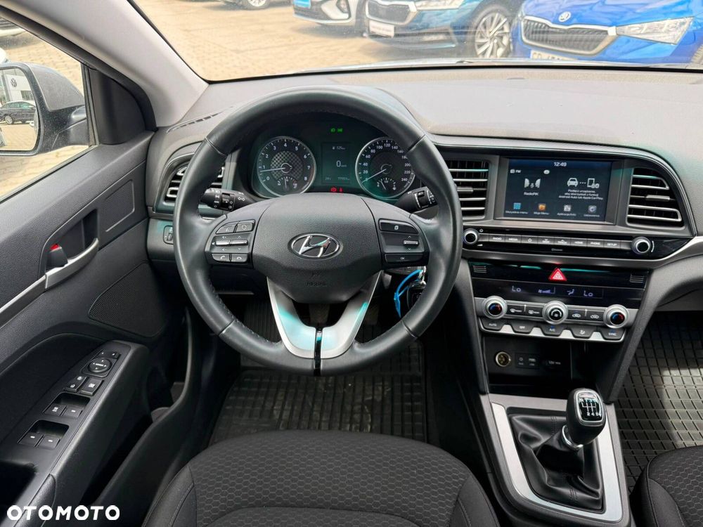 Hyundai Elantra 1.6 Comfort - 20