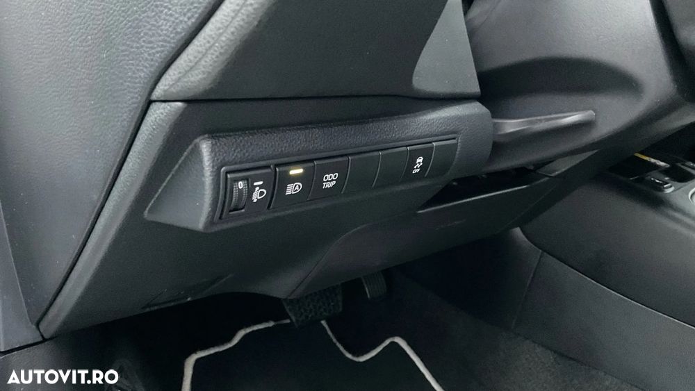 Toyota Corolla 1.8 HSD Dynamic - 29