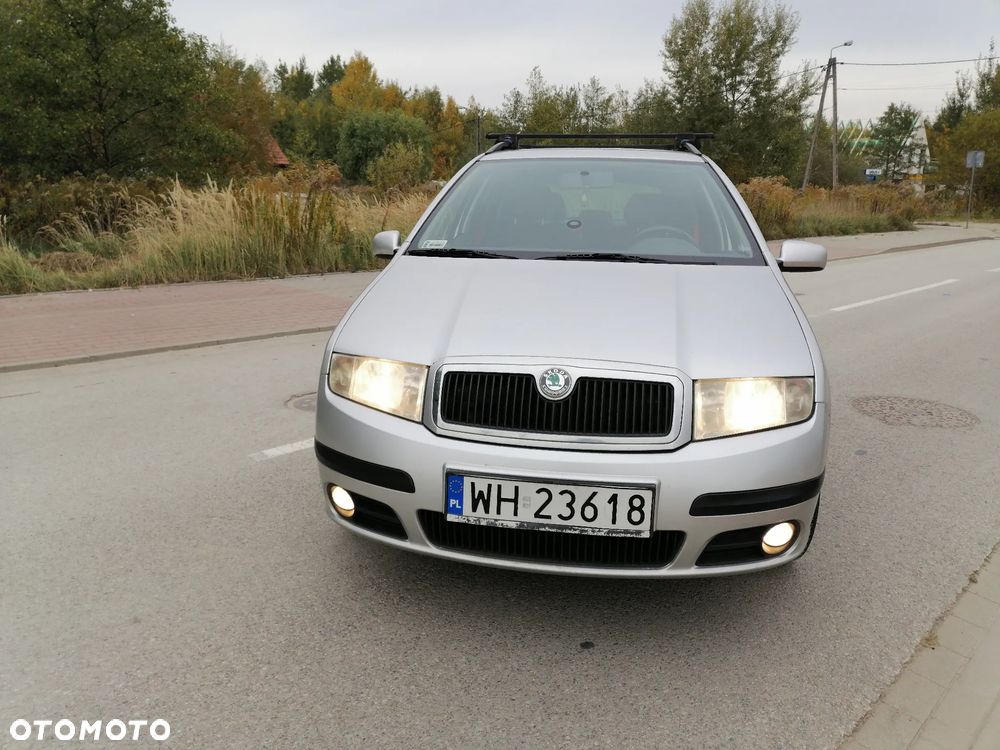 Skoda Fabia 2006 photo 2