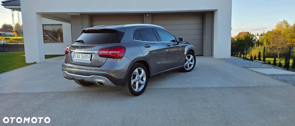 Mercedes-Benz GLA 200 7G-DCT Urban - 9