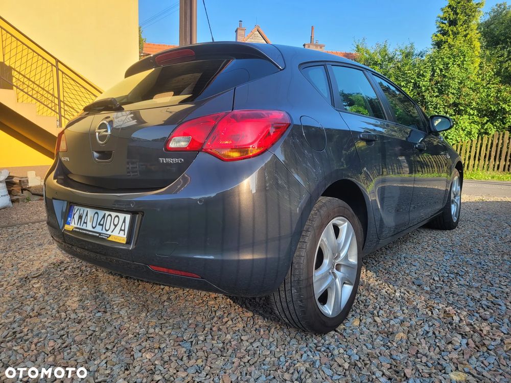 Opel Astra 1.4 Turbo - 2