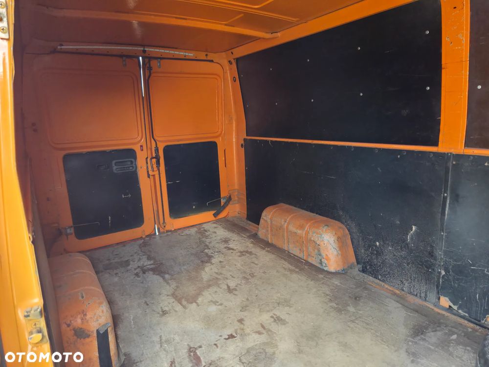 Mercedes-Benz 307D - 9