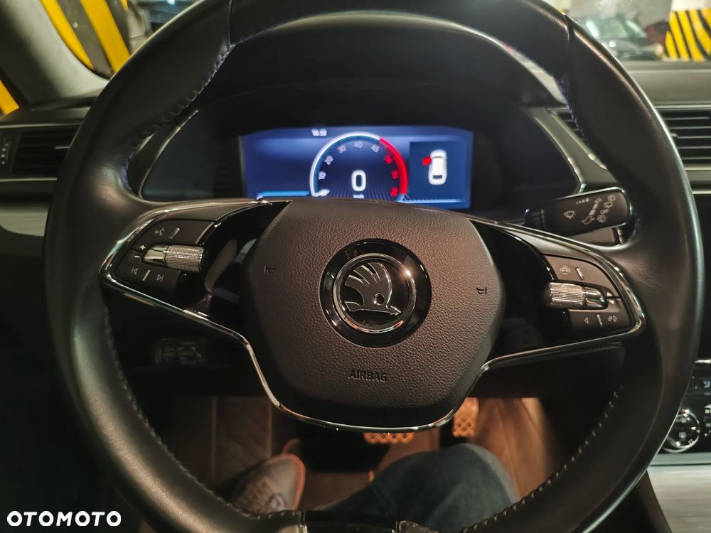 Skoda Superb 2.0 TDI SCR Ambition DSG - 12
