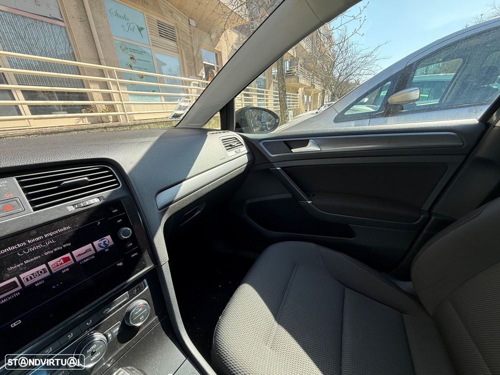 VW Golf Variant 1.6 TDi Confortline DSG - 9