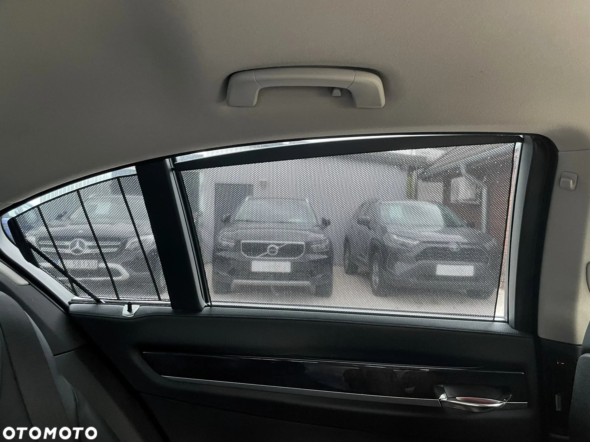 BMW Seria 7 750i - 22