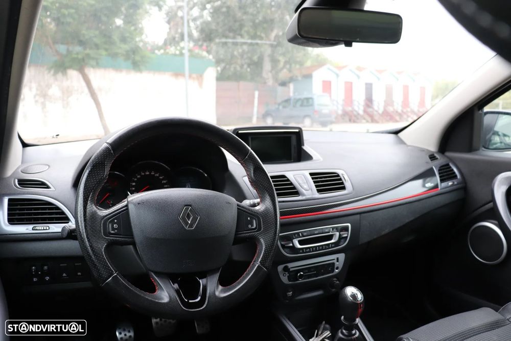 Renault Mégane Sport Tourer 1.6 dCi GT Line SS - 21