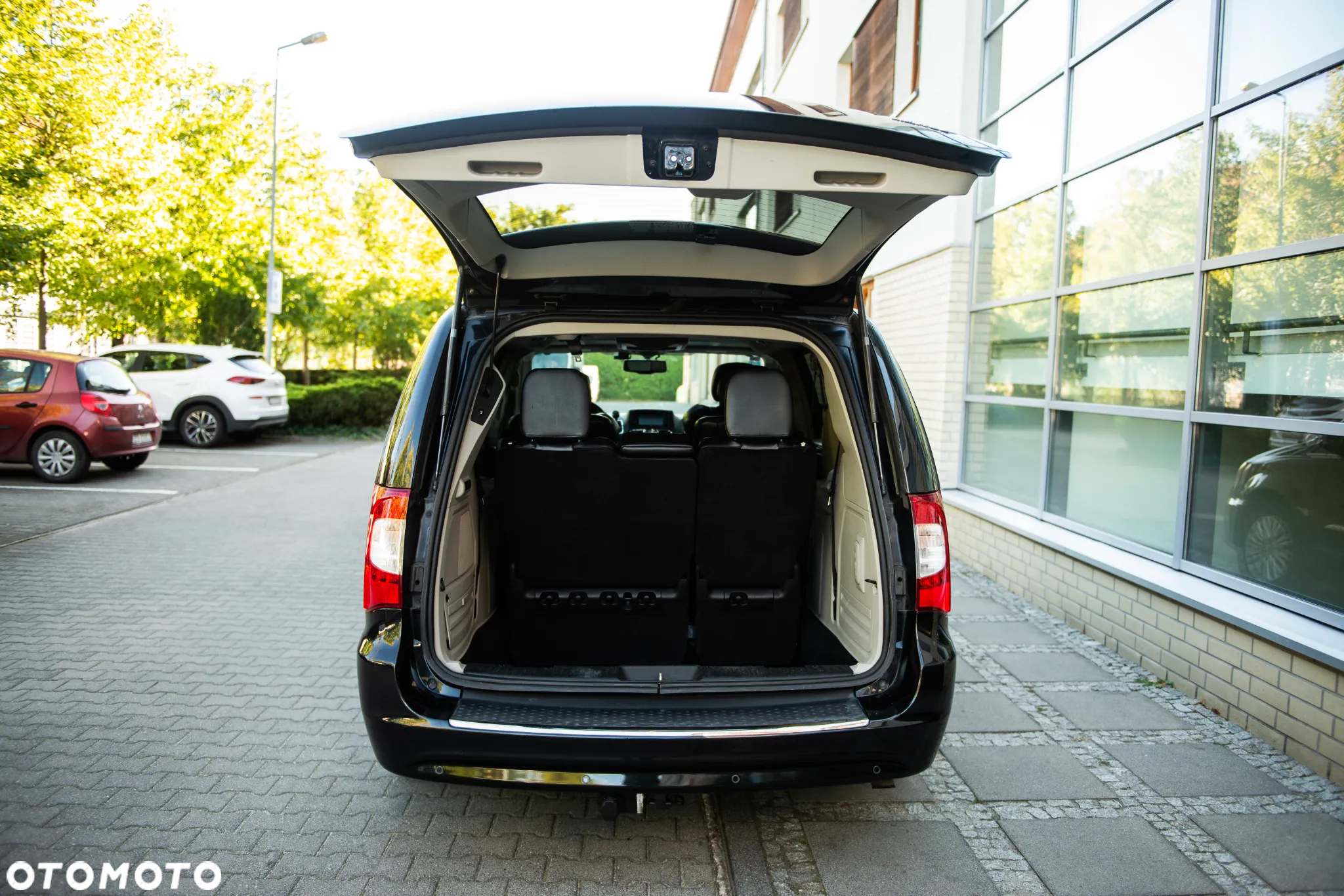 Chrysler Town & Country 3.6 Limited - 6