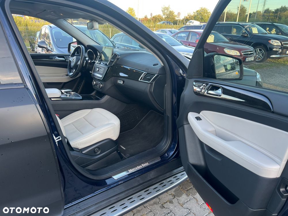 Mercedes-Benz GLS - 19