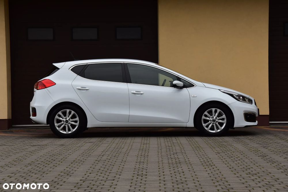 Kia Ceed 1.4 CVVT Dream-Team Edition - 12