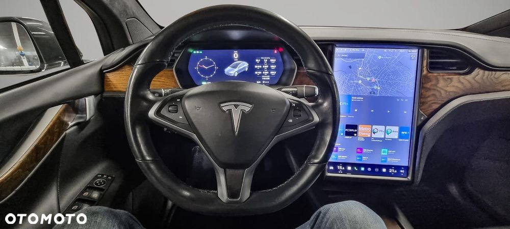 Tesla Model X - 26